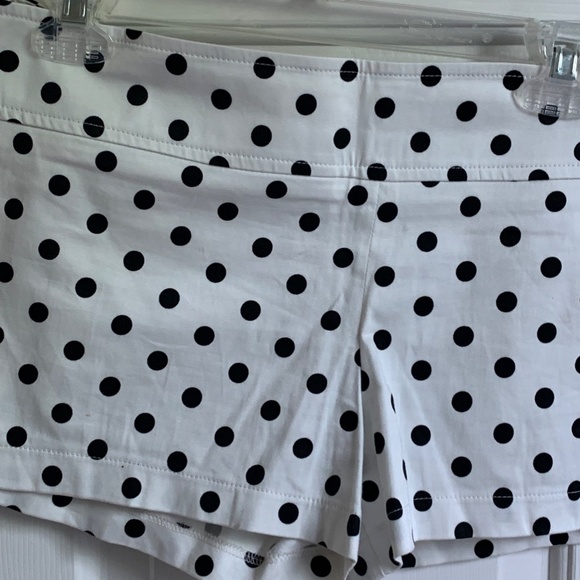 Extraordinary Short - Picture 2 of 3